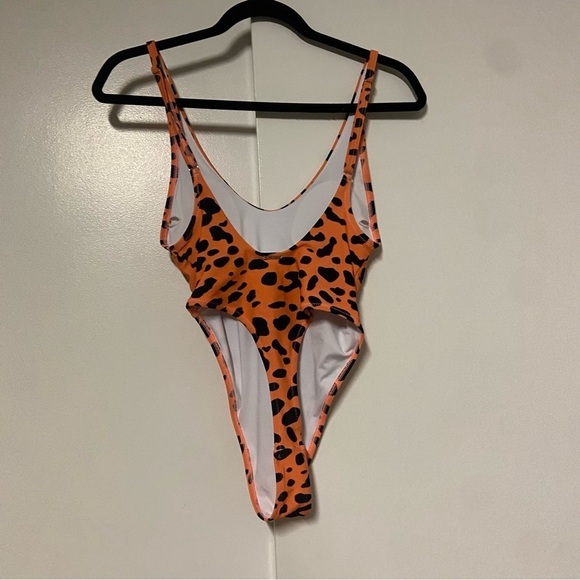 RELLECIGA High Cut Bandeau One Piece Swimsuit Leopard Size Small - Picture 6 of 7